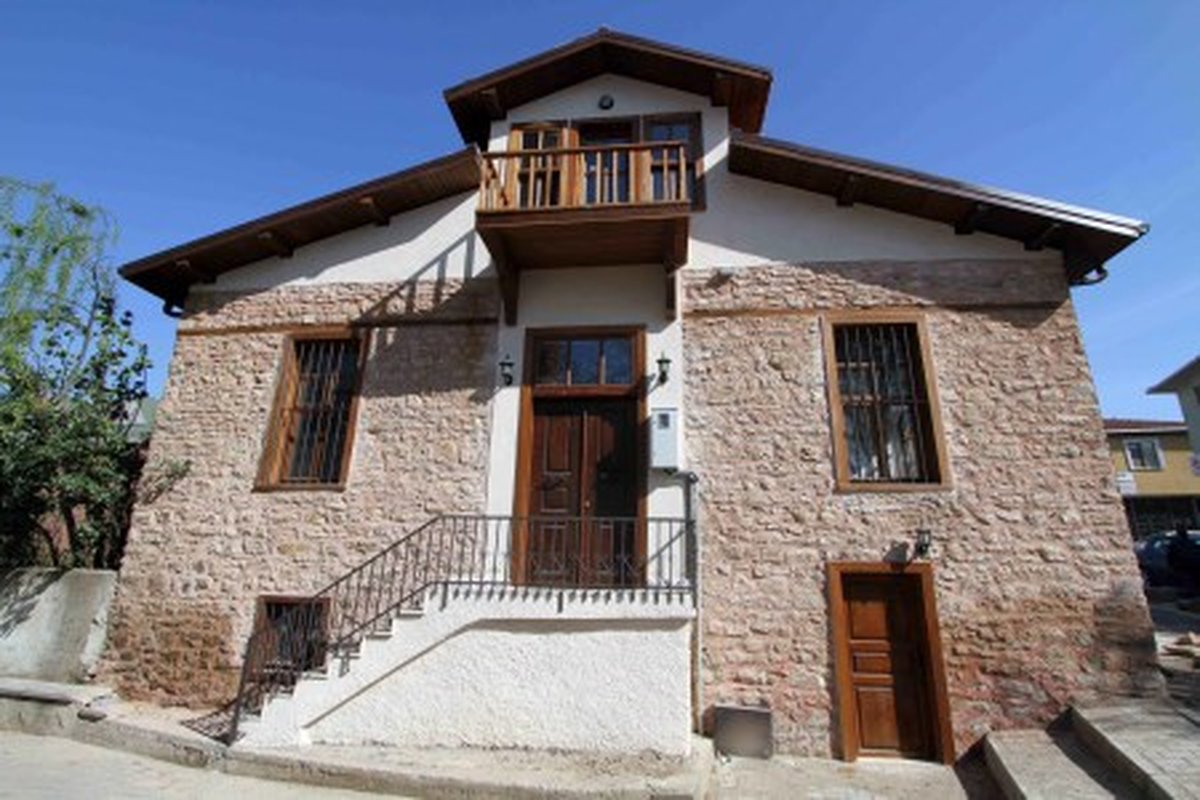 Tarihi Yapı Gün Yüzüne Çıktı