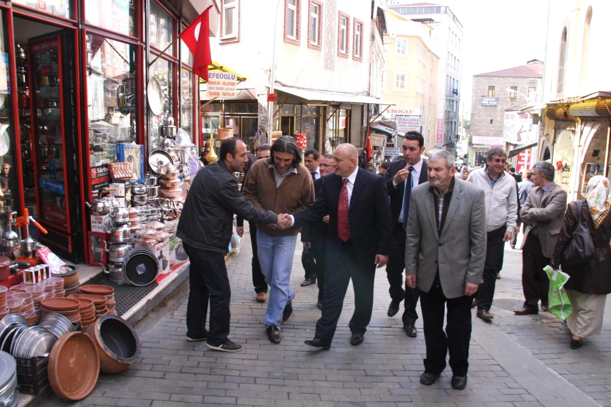 Trabzon Valisi Recep Kızılcık Bakırcılar Esnafını Ziyaret Etti