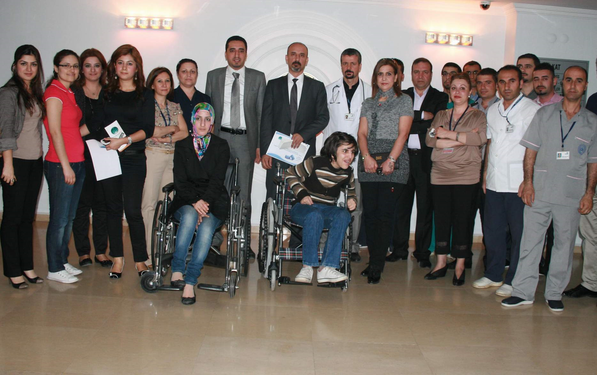 Unıversal Diyarbakır Hastanesi\'nden Engellilere Destek