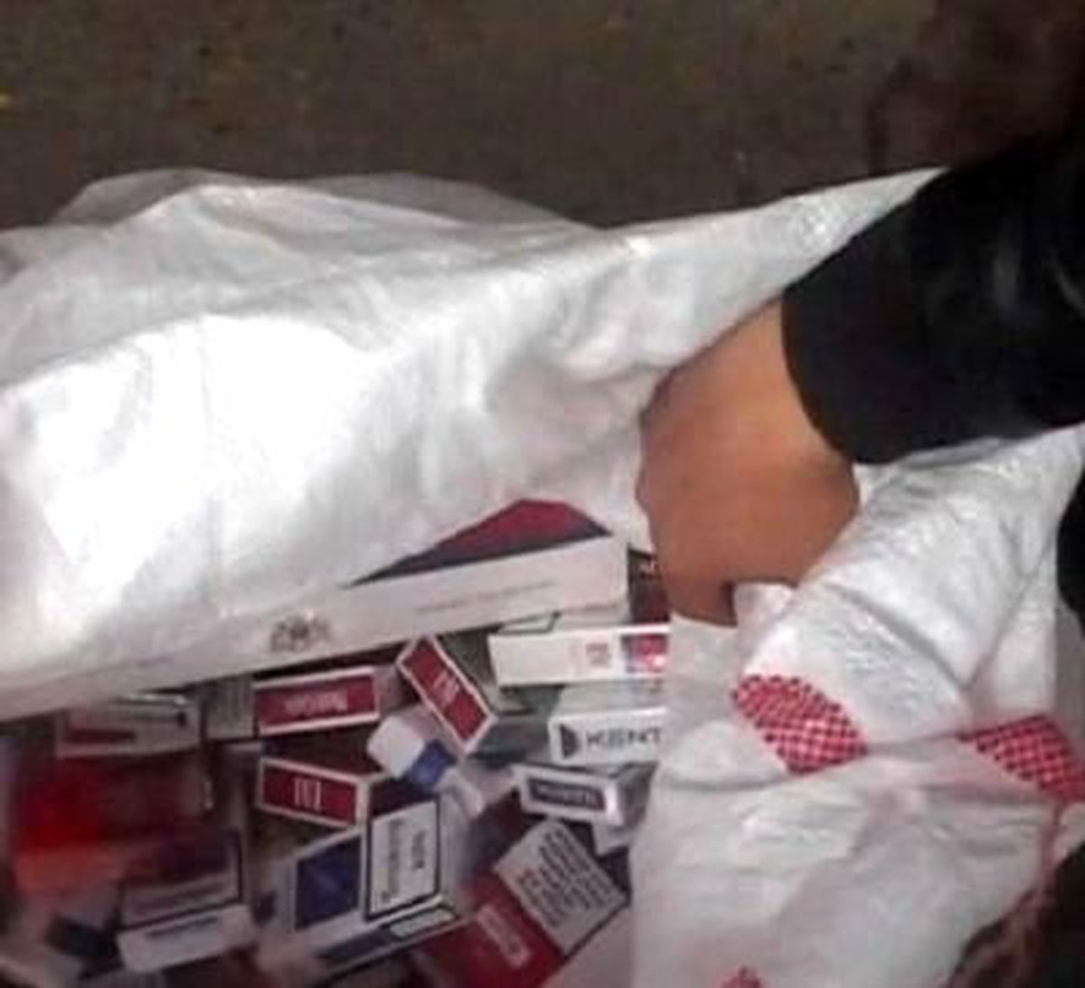 Van\'da Kaçak Çay ve Sigara Operasyonu: 11 Gözaltı