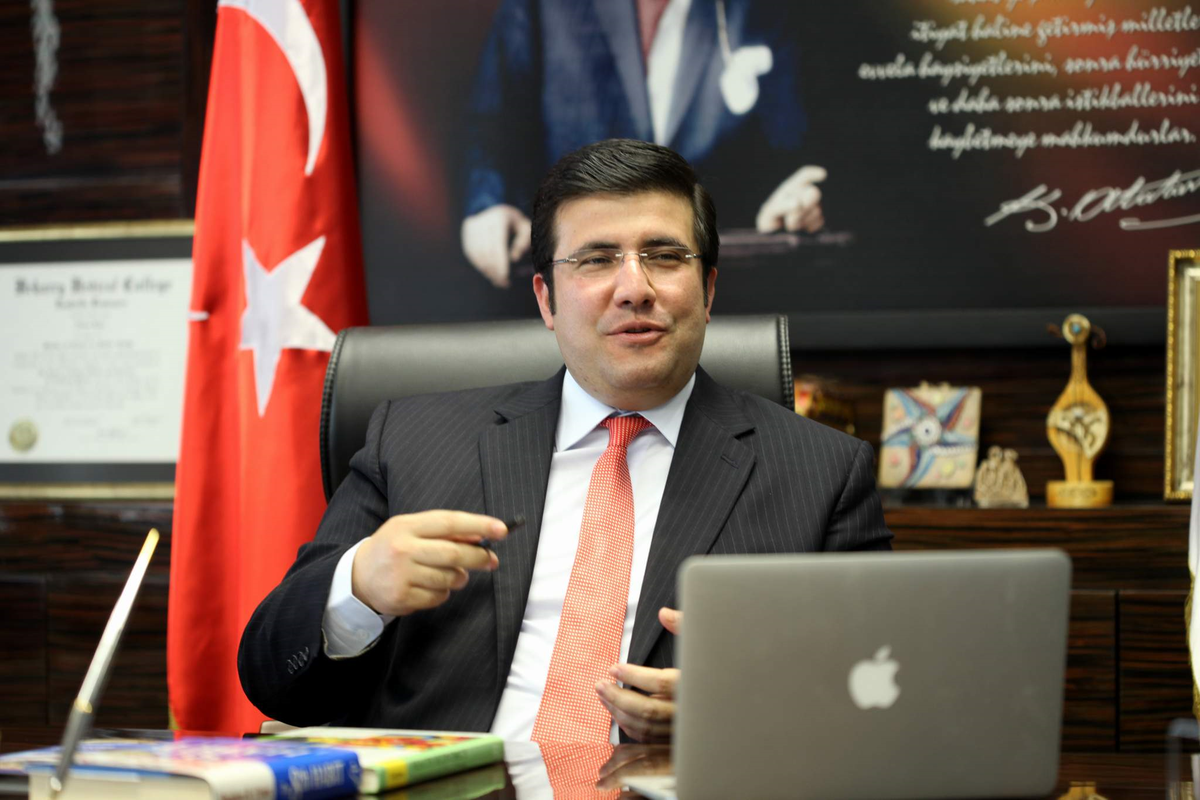 Zirve İlk Mezunlarını Verdi