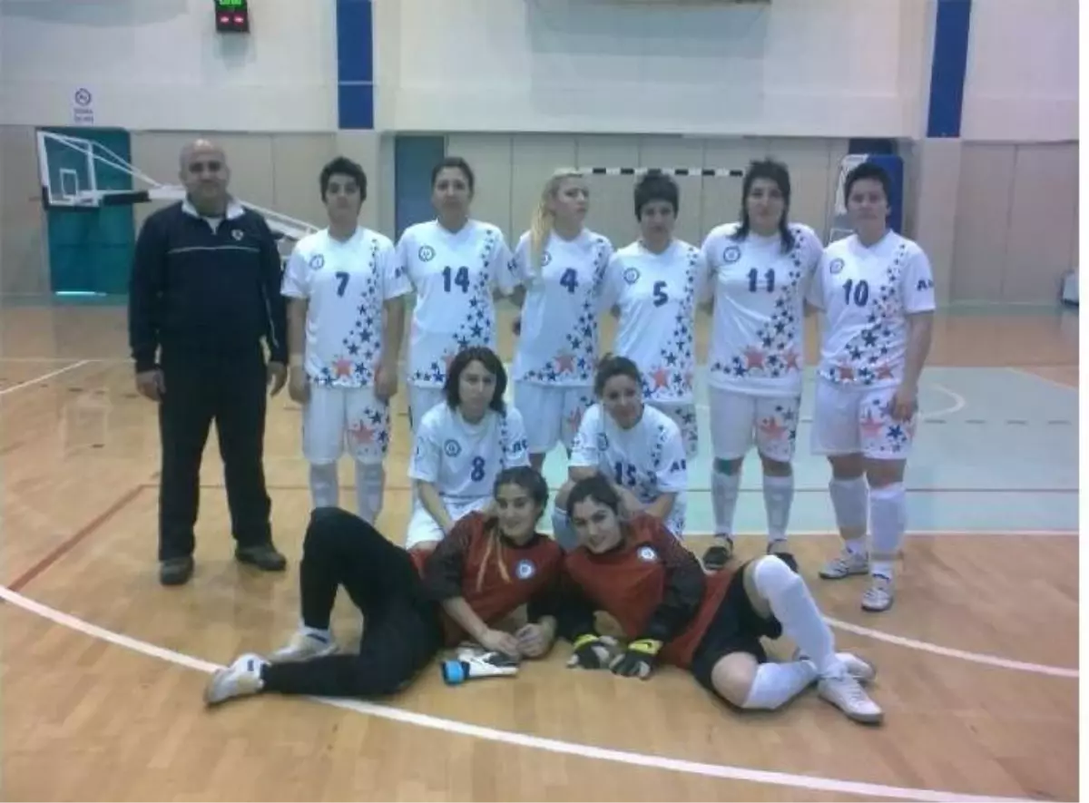 Adü\'ye Futsal\'da Çifte Yarı Final Sevinci