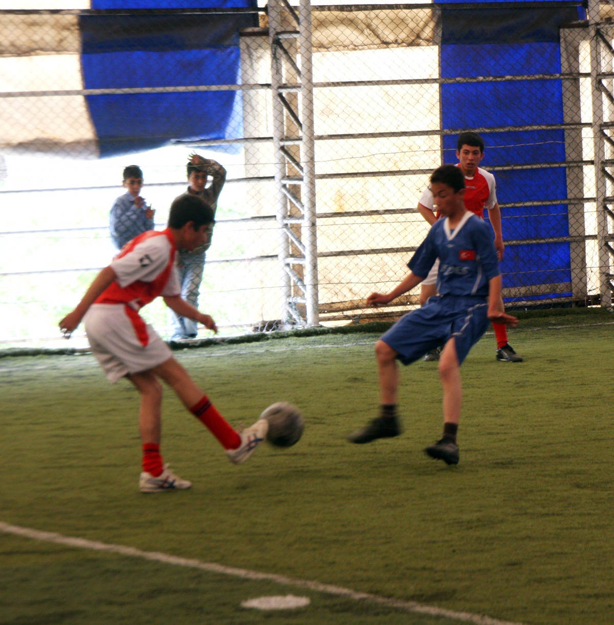 Ahlat\'ta Okullar Arası Halı Saha Futbol Turnuvası Başladı