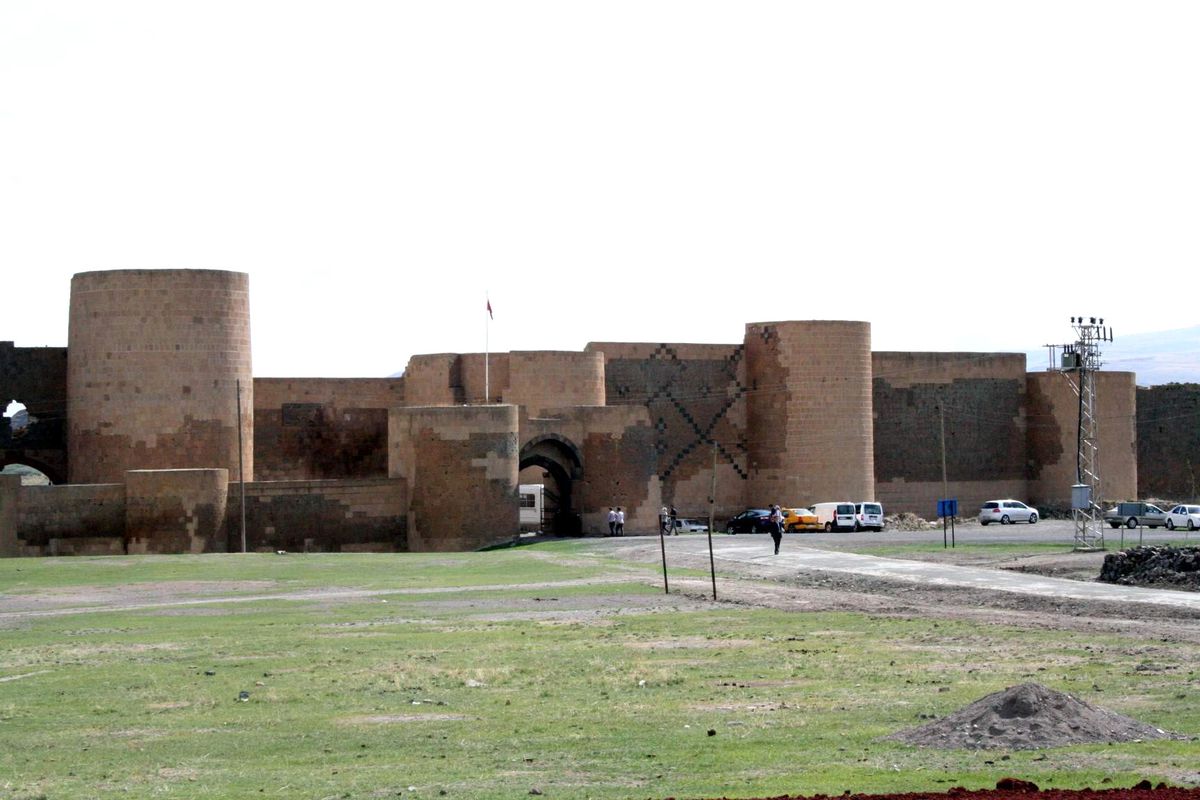 Ani\'de Kazı Çalışmaları Tamamlanmadı