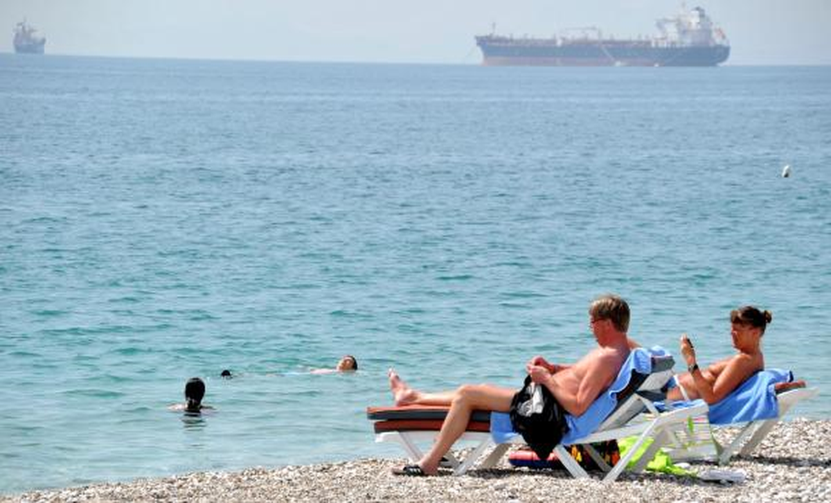 Antalya\'da Güneş ve Deniz Keyfi
