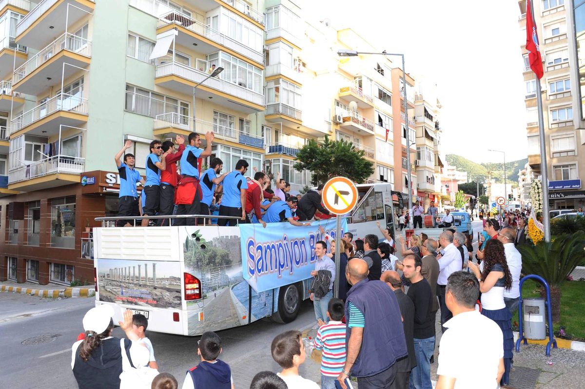 Balçova, 30 Yıl Sonra Gelen Başarıyı Kutladı