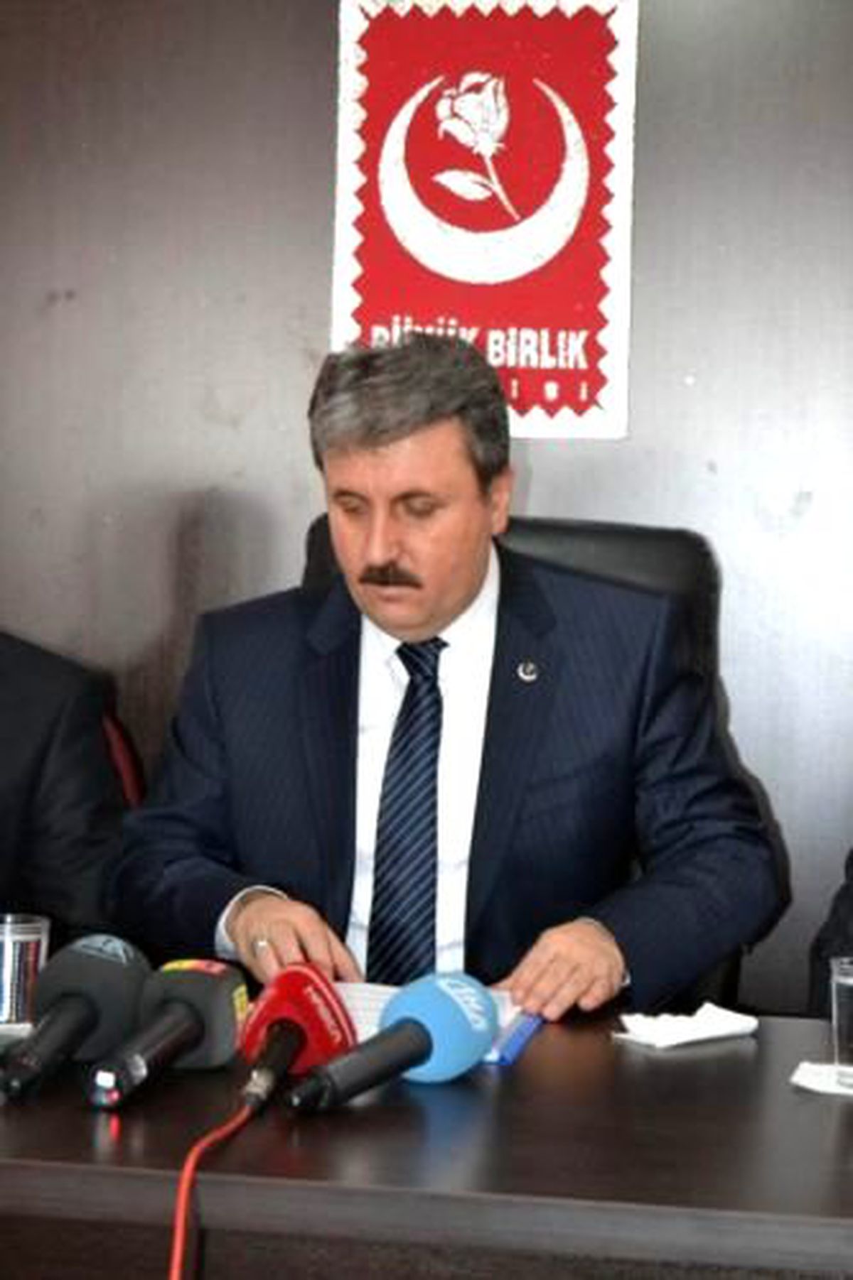 BBP Genel Başkanı Destici\'den 27 Nisan Yorumu