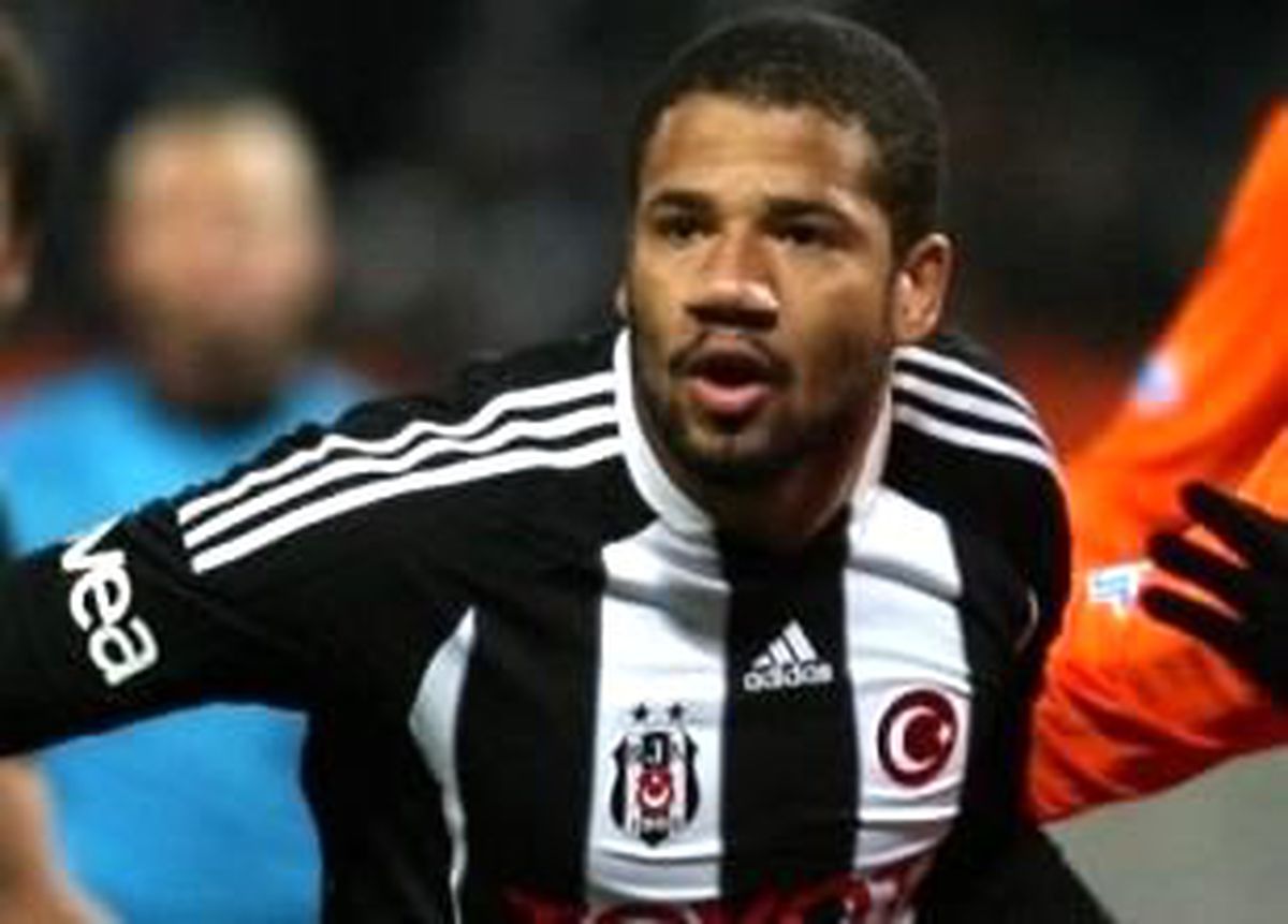 Beşiktaş\'ta Üç Oyuncuya Af