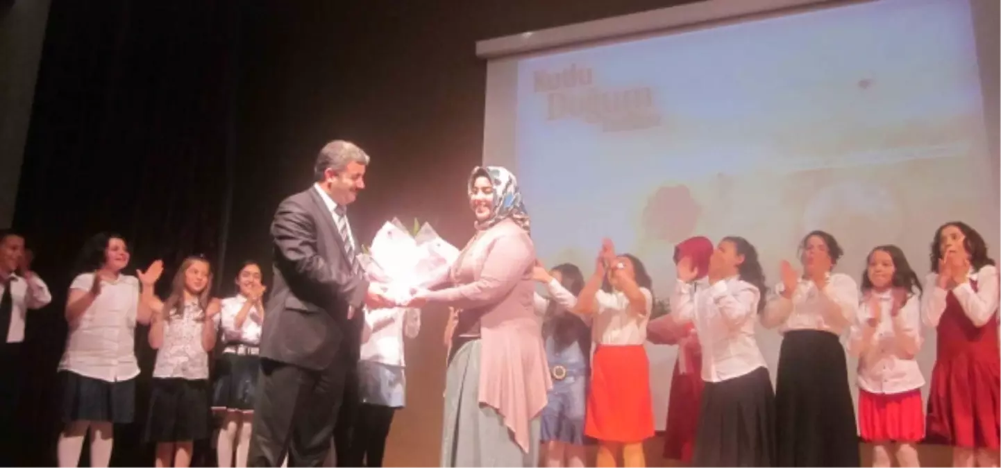 Bilgi Evi Öğrencilerinden Kutlu Doğum Programı