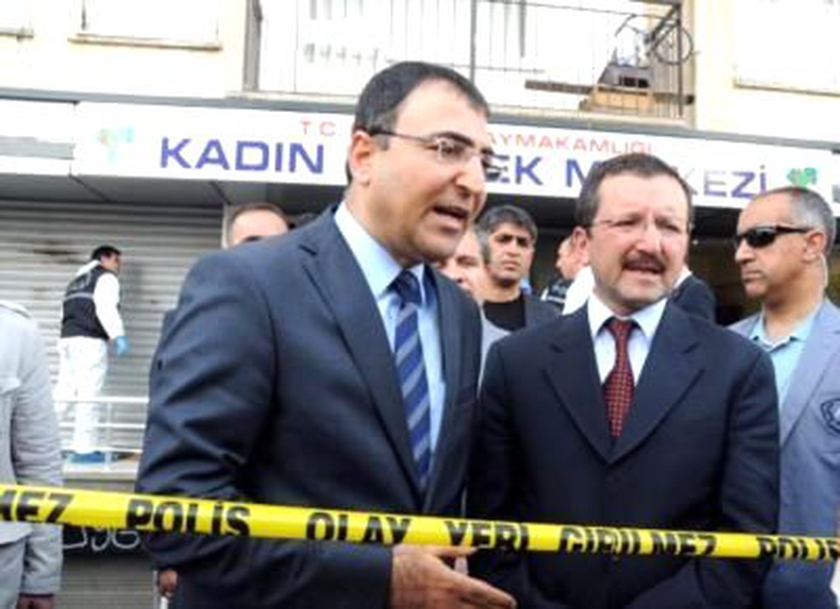 Diyarbakır3 Kadın Merkezine Bombalı Molotoflu Saldırı: 3 Yaralı