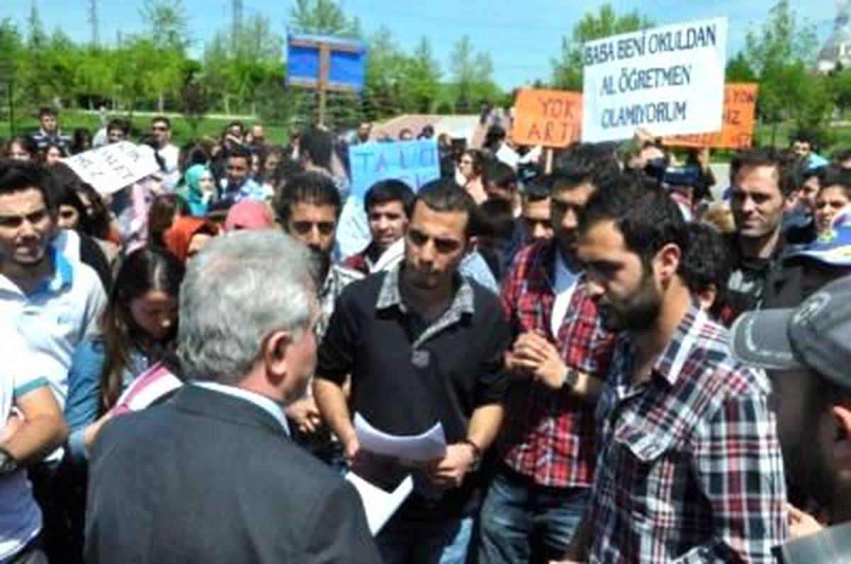 Formasyon İçin Sokağa Döküldüler