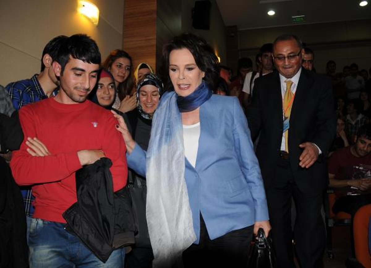 Hülya Koçyiğit: \'Sinemamız Çok İyi Yerlere Geldi