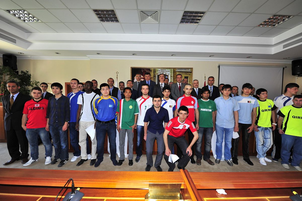 Milletlerarası Futbol Turnuvasının Kuraları Çekildi