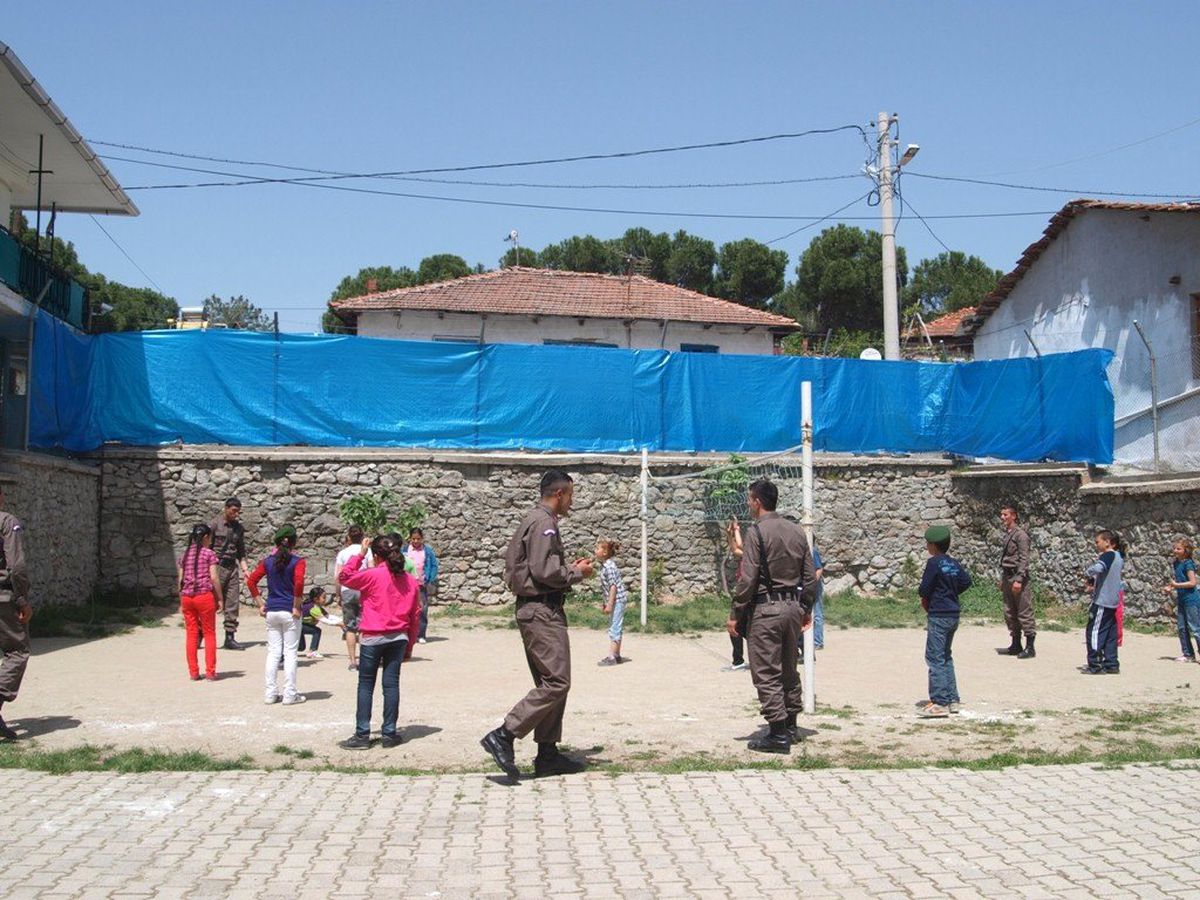 Öğrencilerden Asker Ağabeylere Ziyaret