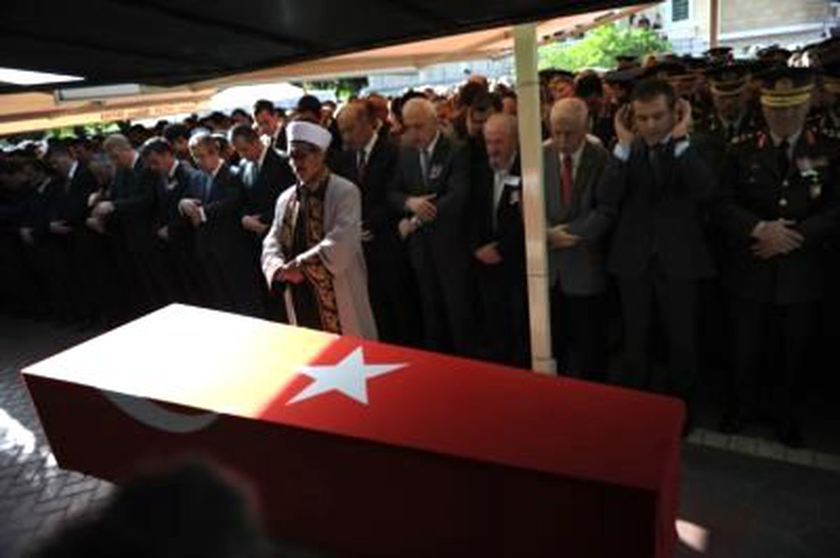 Şehidi Binler Uğurladı