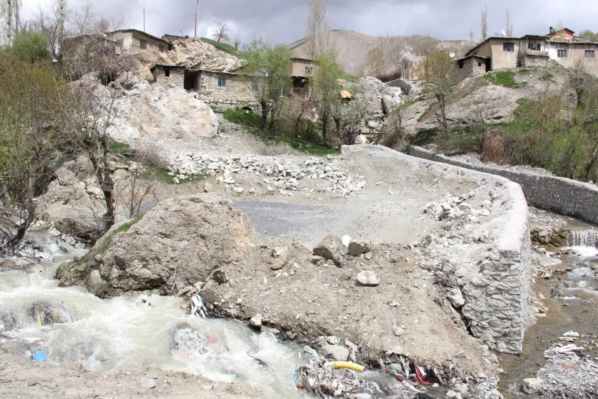 Şehir Merkezinde İlke Köprü ile Ulaşım