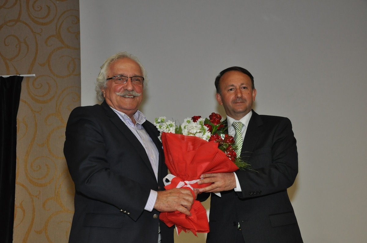 Tarihçi Yazar Bahadıroğlu; "Osmanlı Peygamber Sevgisiyle Kuruldu"