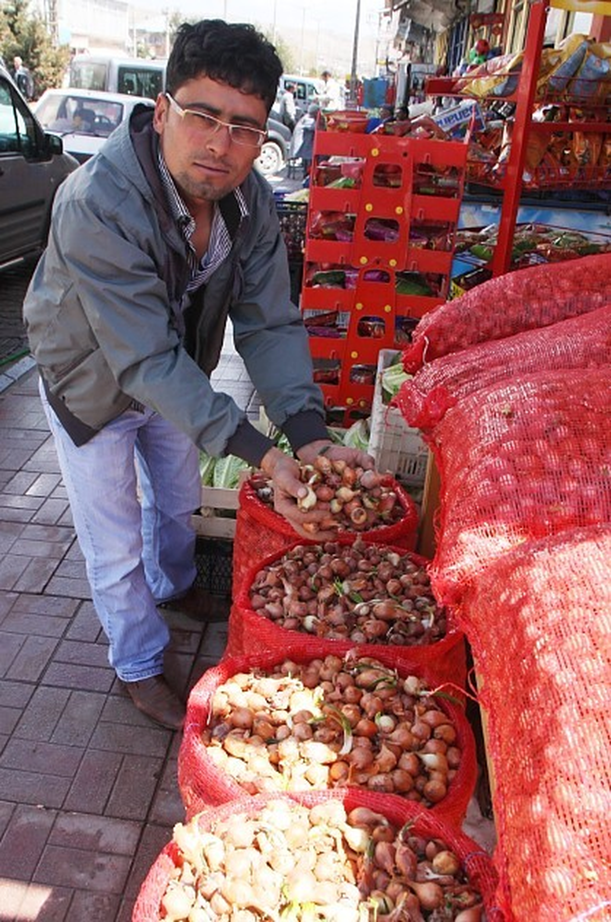 Tohumlar Toprakla Buluşuyor