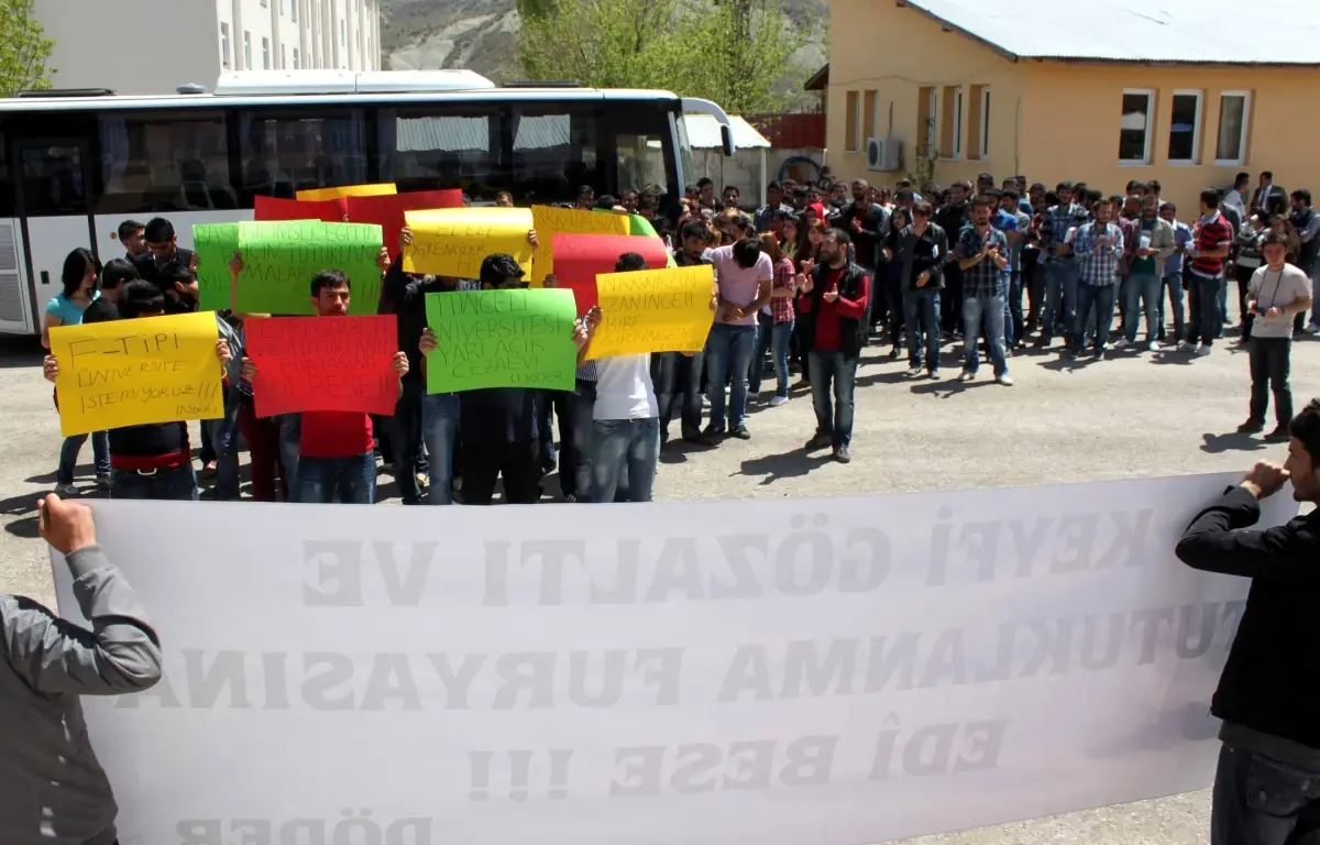 Tunceli\'de Öğrencilere 80 Yıl Ceza Verilmesi Protesto Edildi