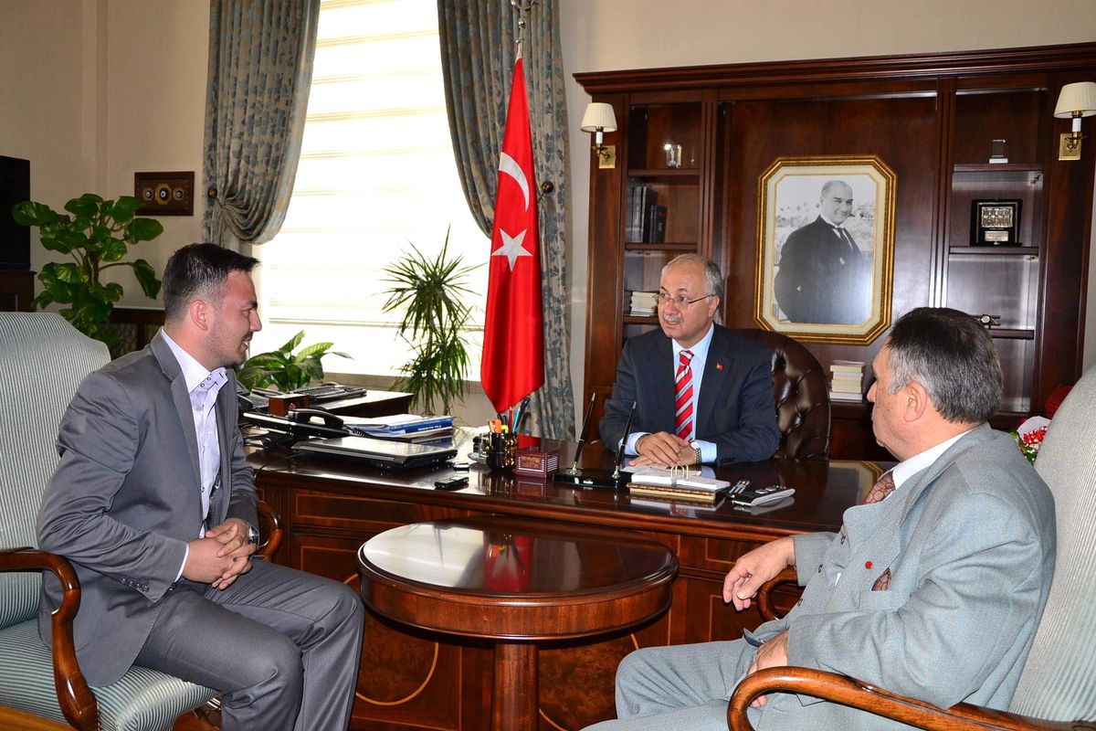 Yuntdağlılar Derneği\'nden Vali Daşöz\'e Ziyaret