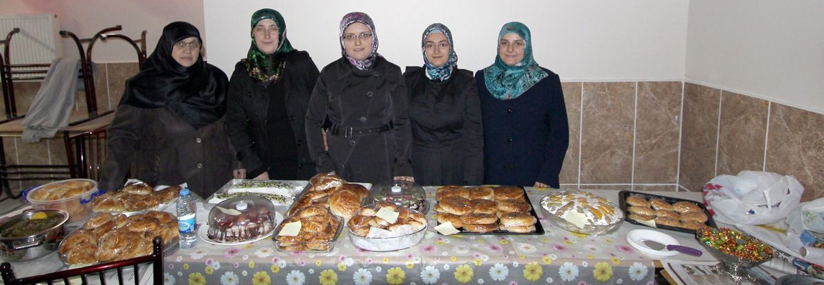 Ak Kadınlar Kutlu Doğum Coşkusunu Paylaştılar