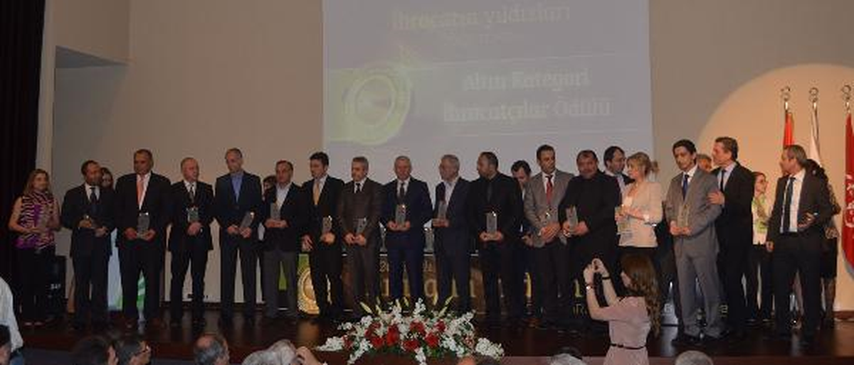 Başarılı İhracatçılara Ödülleri Verildi