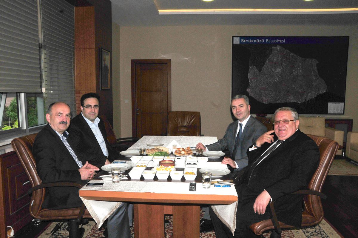 Başkan Uzun\'a Müezzinoğlu\'ndan Nezaket Ziyareti!