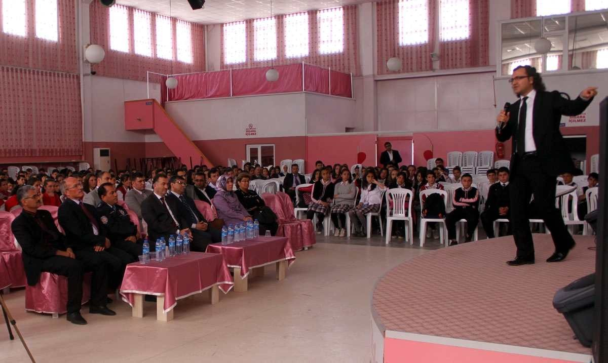 Beyşehir\'de Öğrencilere Moral ve Motivasyon Semineri