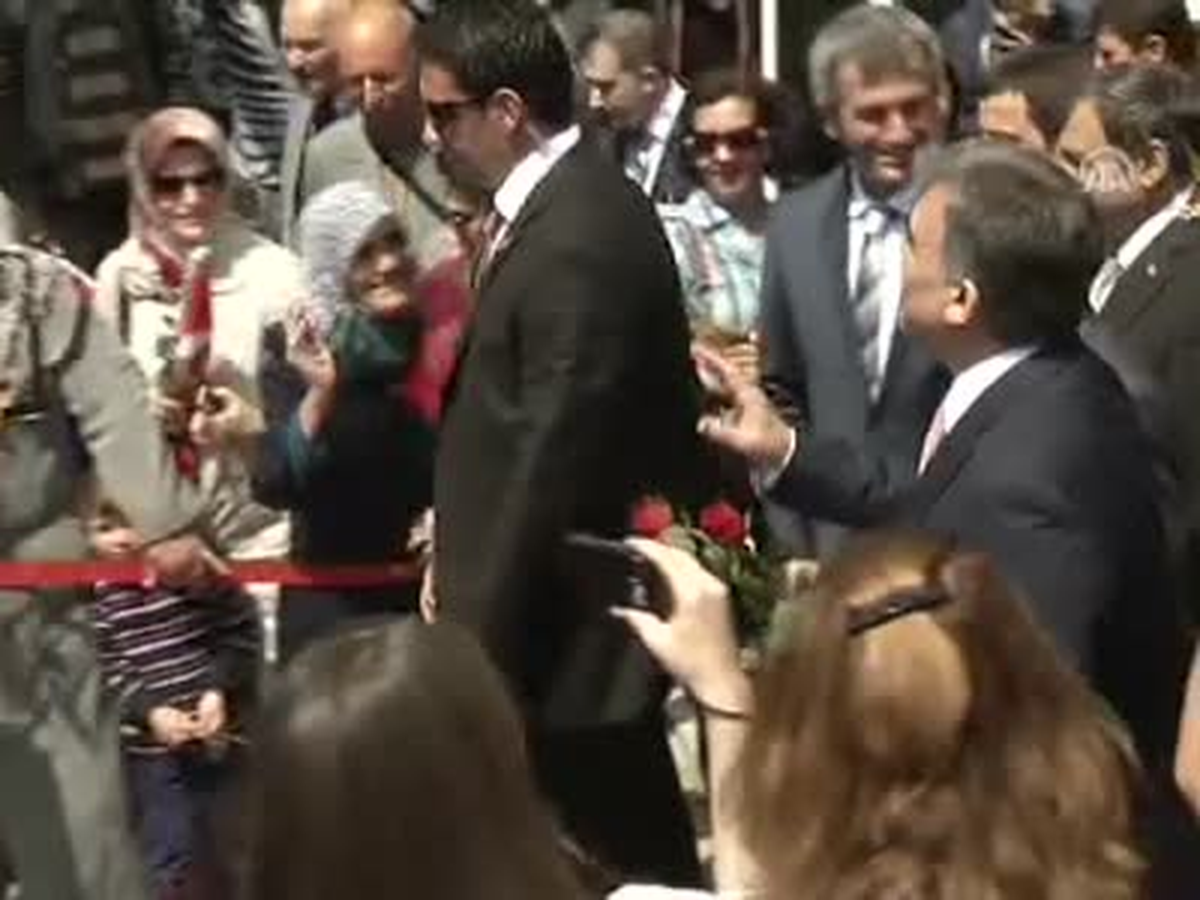 Gül Kordonda Halkla Buluştu
