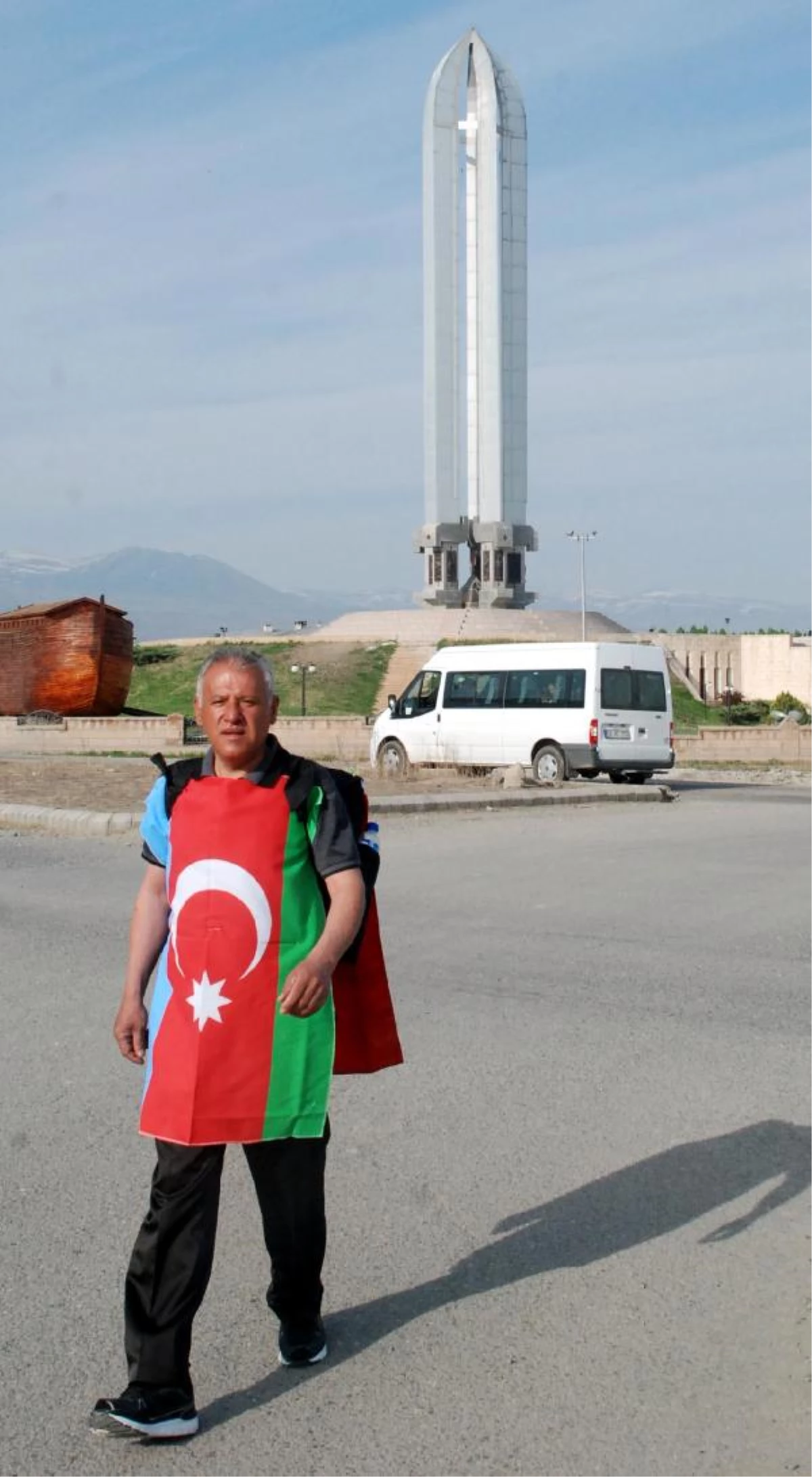 Hocalı Katliamına Dikkat Çekmek İçin Azerbaycan\'a Gidiyor