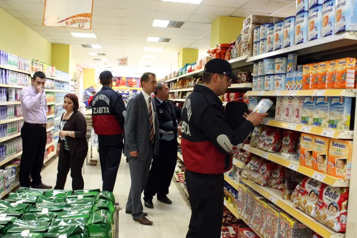 Malkara Belediyesi Zabıta Ekipleri Marketleri Denetliyor