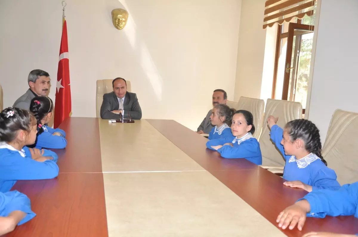 Yanlızbağ İlköğretim Öğrencilerine Yerel Yönetimler Dersi Uygulamalı Verildi