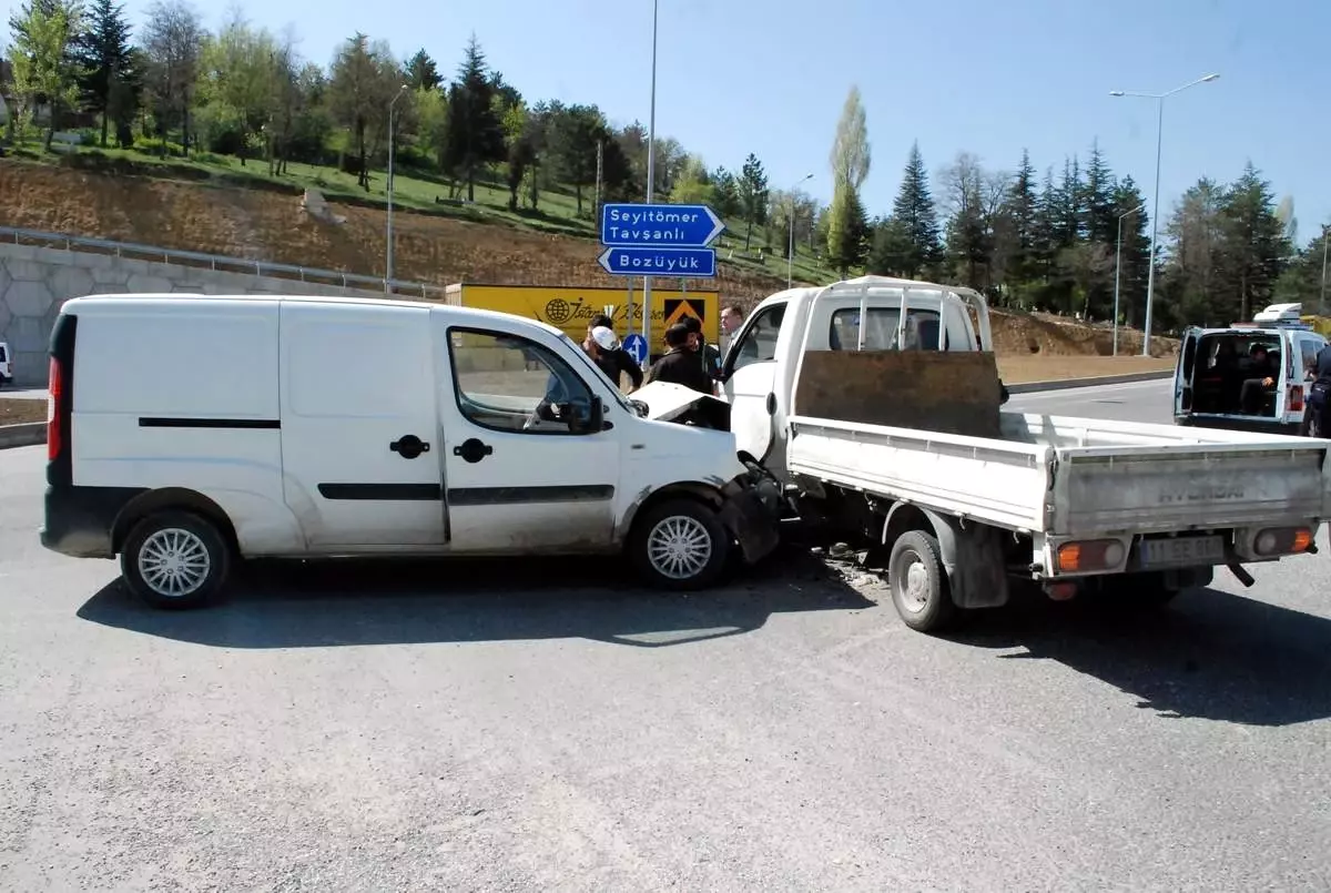 Bozüyük\'te Trafik Kazası: 1 Yaralı