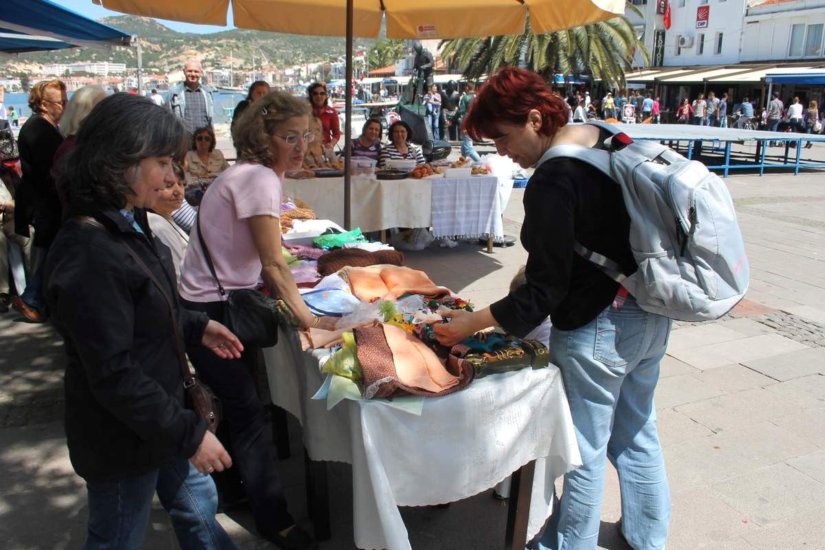 Foça Temad, Öğrenciler Yararına Kermes Düzenledi