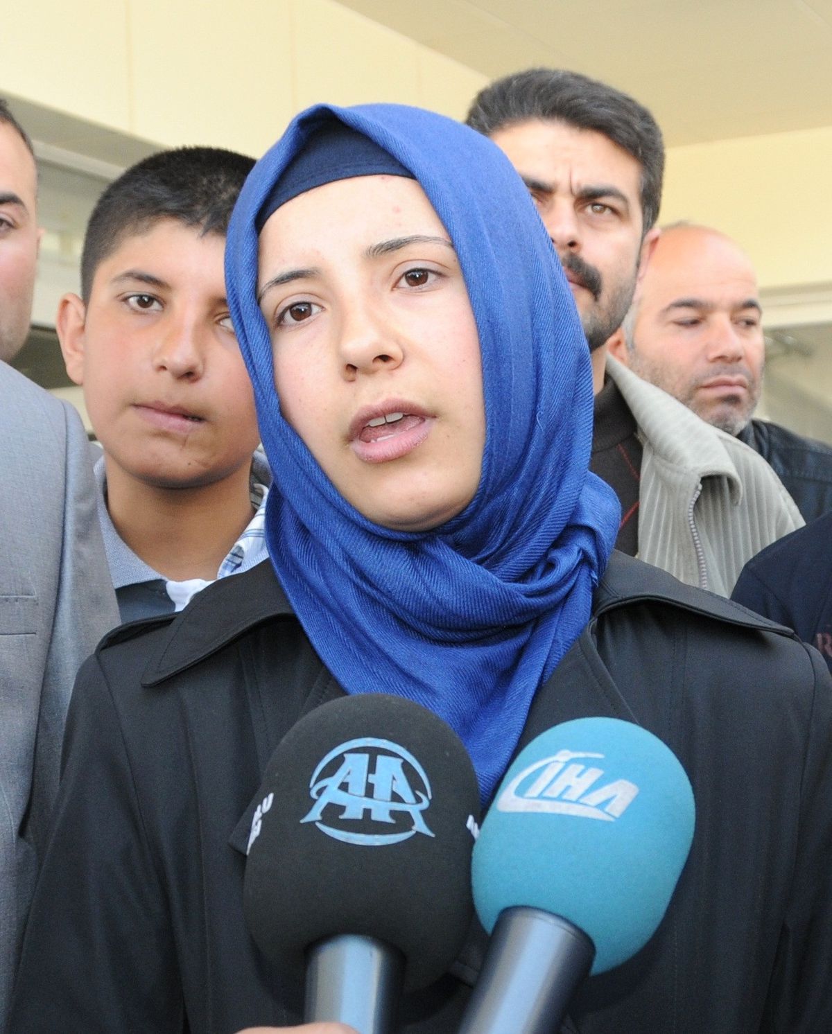 Meclis\'te Türbanla Yemin Eden Öğrenci Memleketi Van\'da