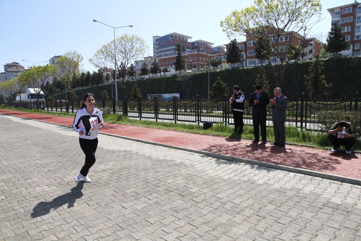 Recep Tayyip Erdoğan Üniversitesi\'nde Kros Heyecanı