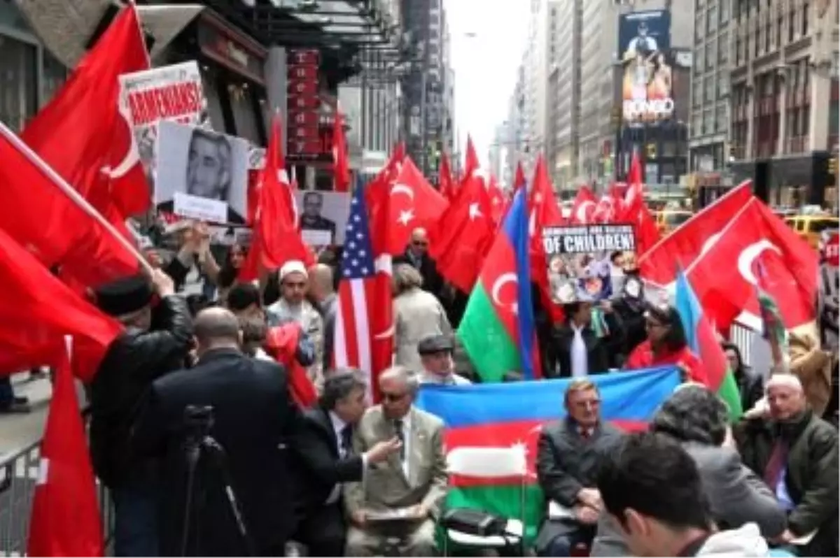 Asala Terörü New York'un Tımes Meydanı'nda Protesto Edildi