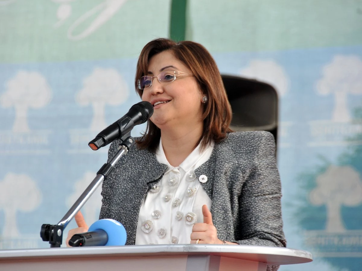 Bakan Fatma Şahin, Aydınlar Sosyal Tesisinin Açılışına Katıldı