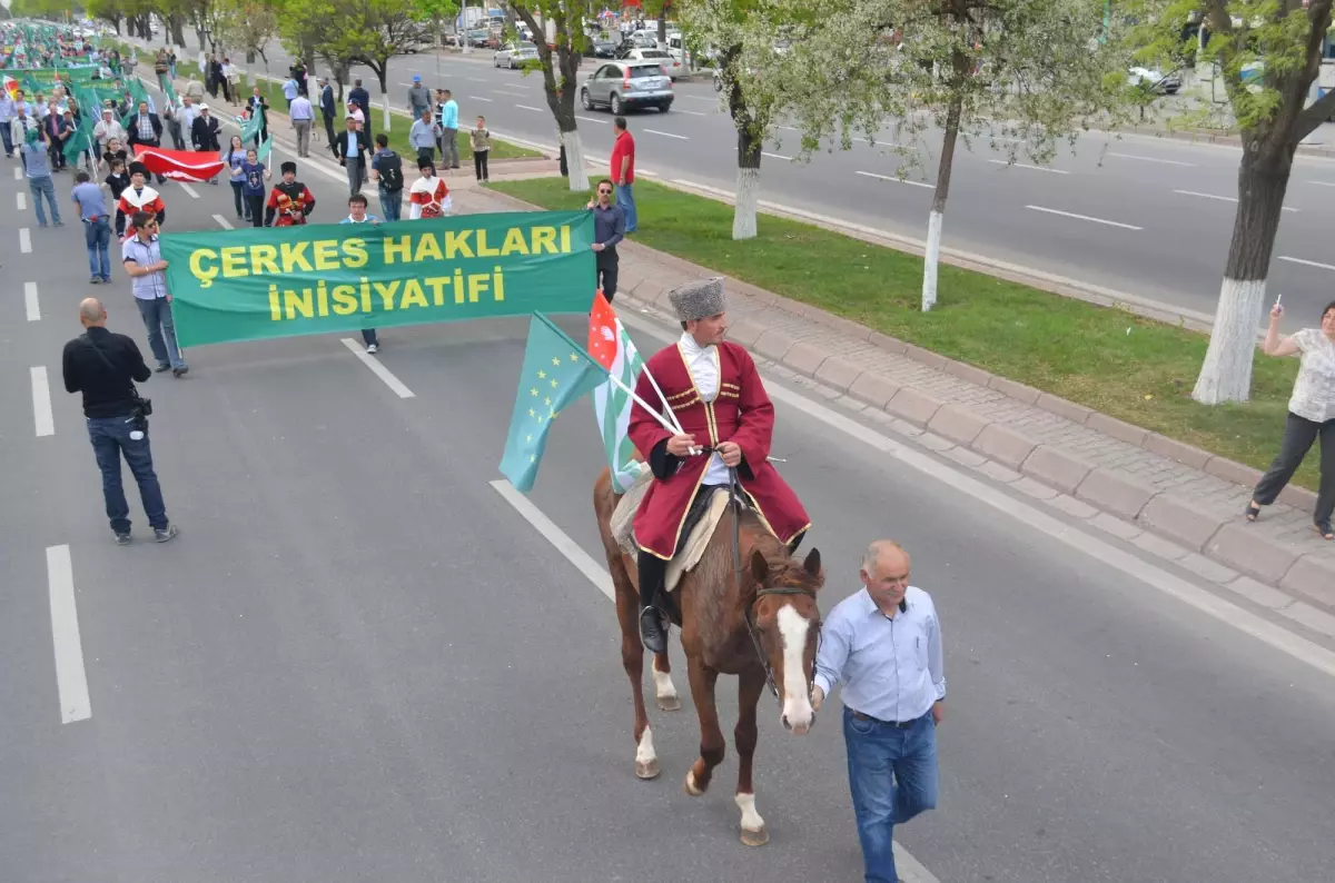 Çerkezler Kayseri\'de Miting Yaptı