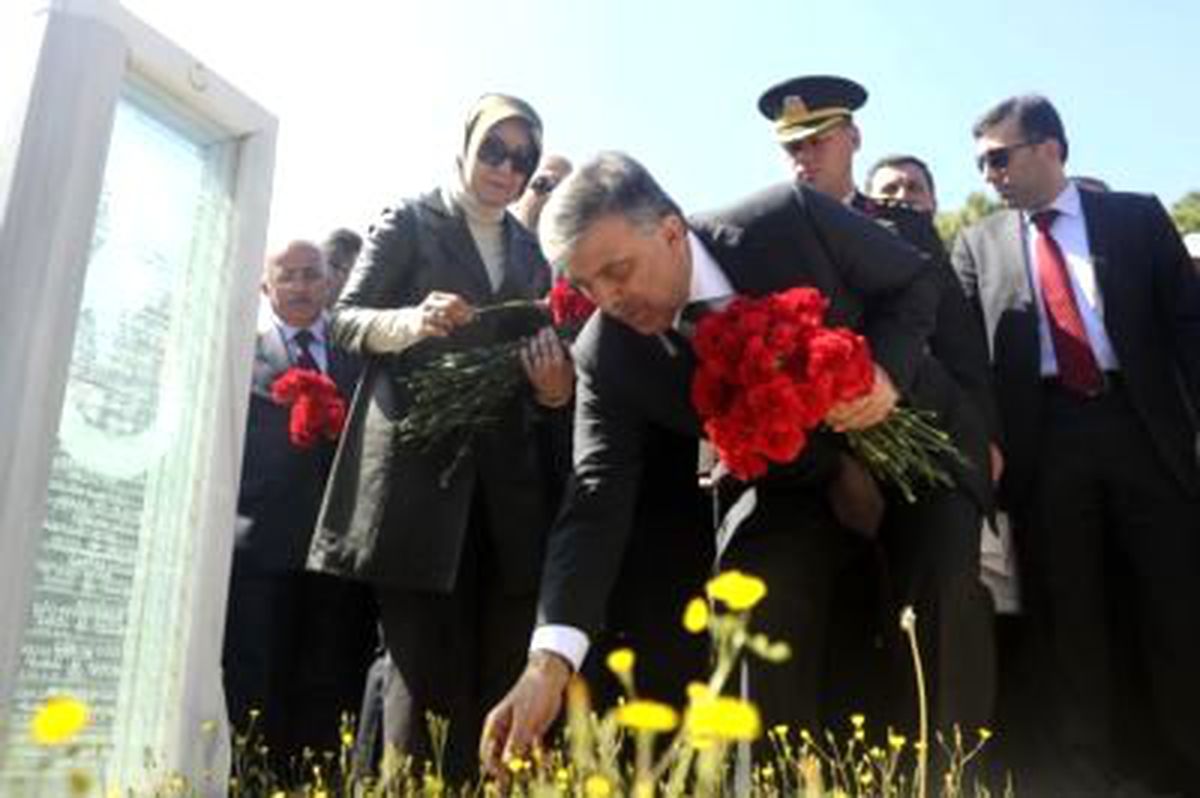 Cumhurbaşkanı Gül Kabatepe Şehitler Abidesi\'nde