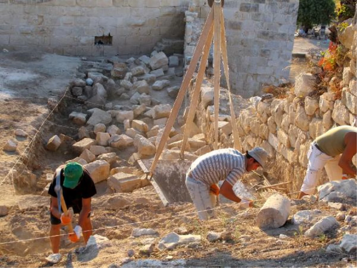 Patara\'da Kazılar Yeniden Başladı