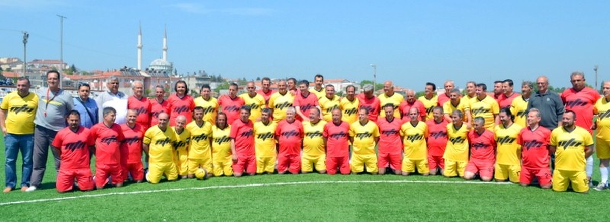 30 Yıl Sonra Yeniden Yeşil Sahada Buluştular