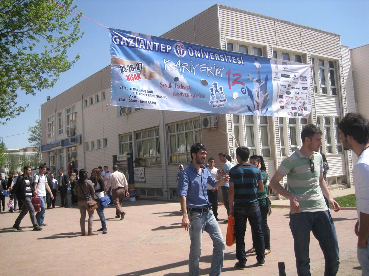 7 Aralık Üniversitesi \'Kariyerim 12 Programı\'na Katıldı