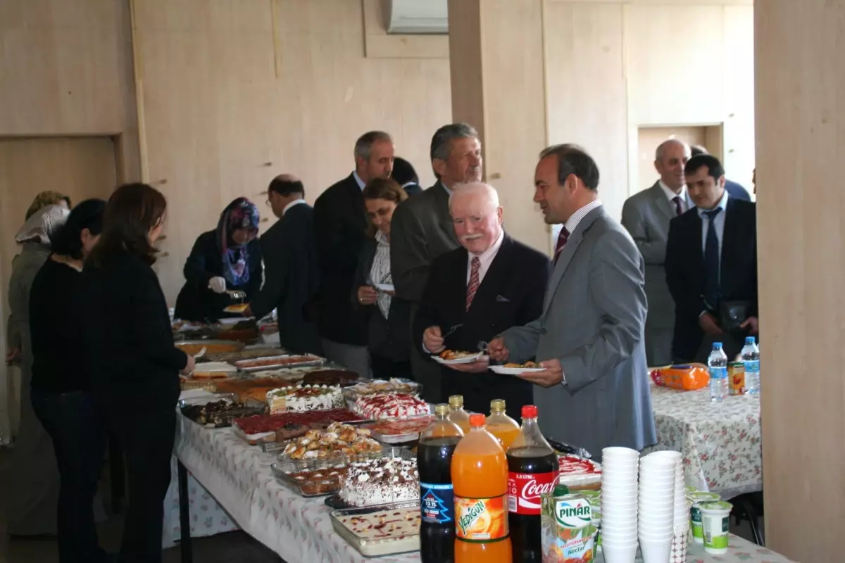 Anadolu Öğretmen Lisesi\'nden Kermes