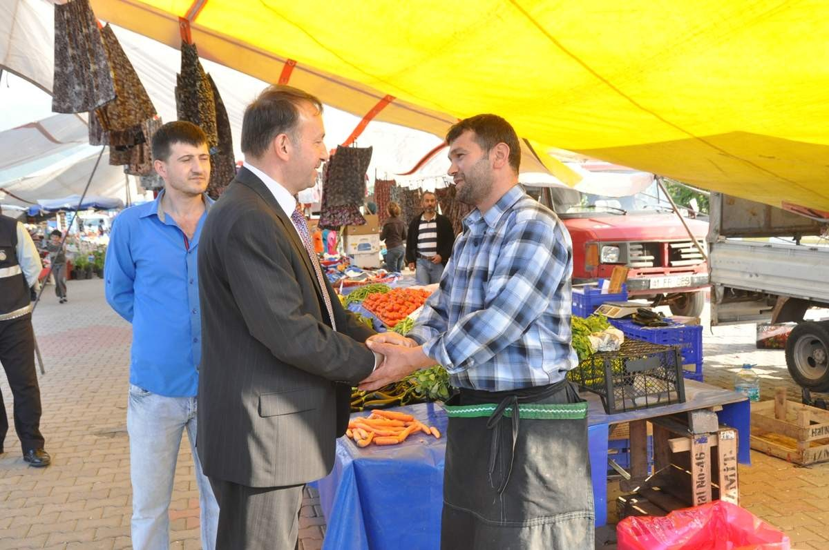 Başkan Karabalık Semt Pazarını Dolaştı