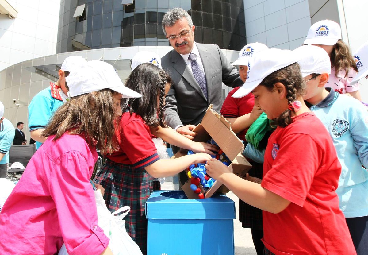 Başkan Köşker\'den Çevreci Çocuklara Jest