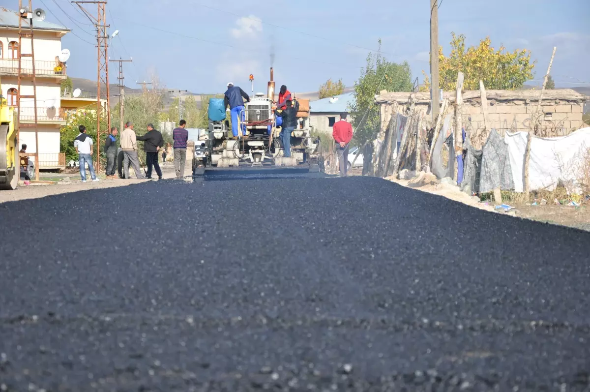 Bostaniçi Belediyesi\'nden Yol Yapım Çalışmaları