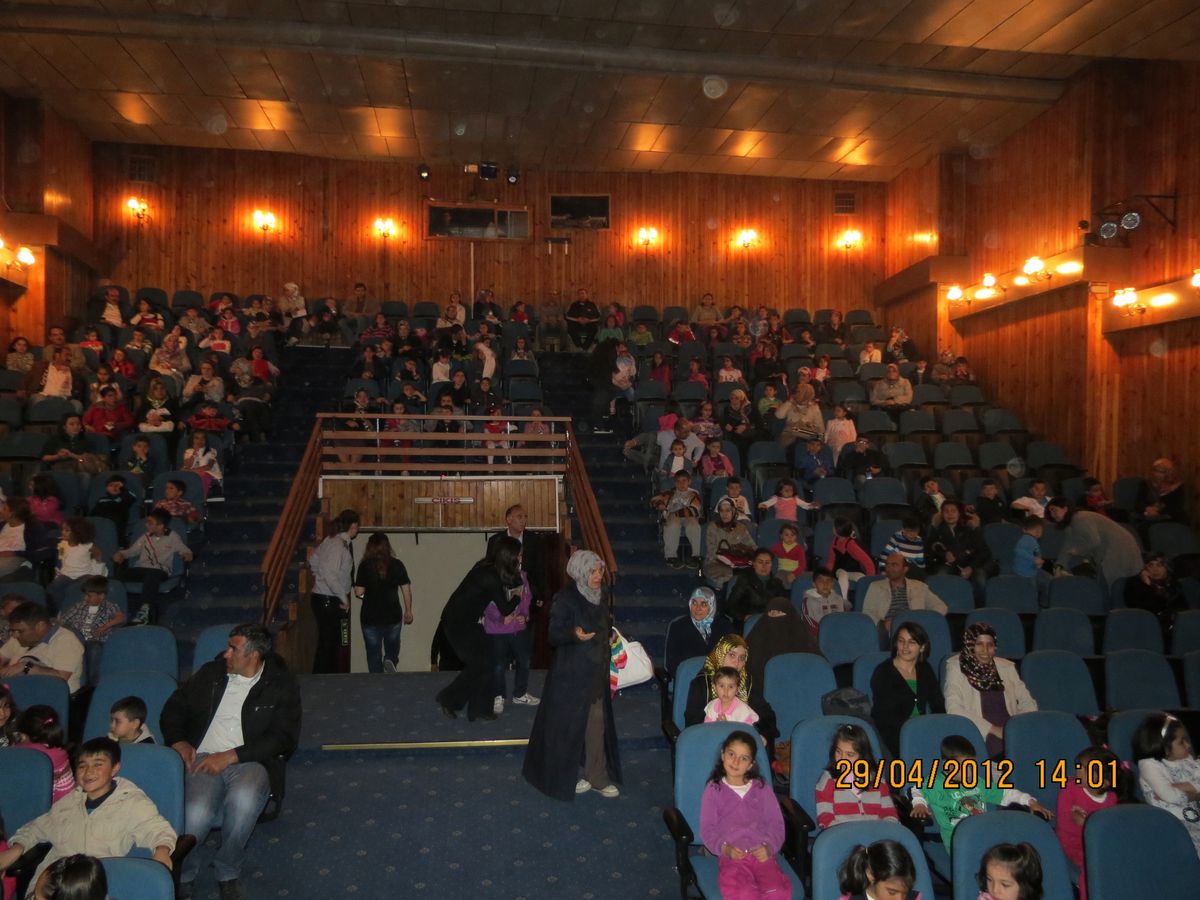 Erzurum Avm Çocuk Kulübü, Devlet Tiyatrolarında Doyasıya Eğlendi