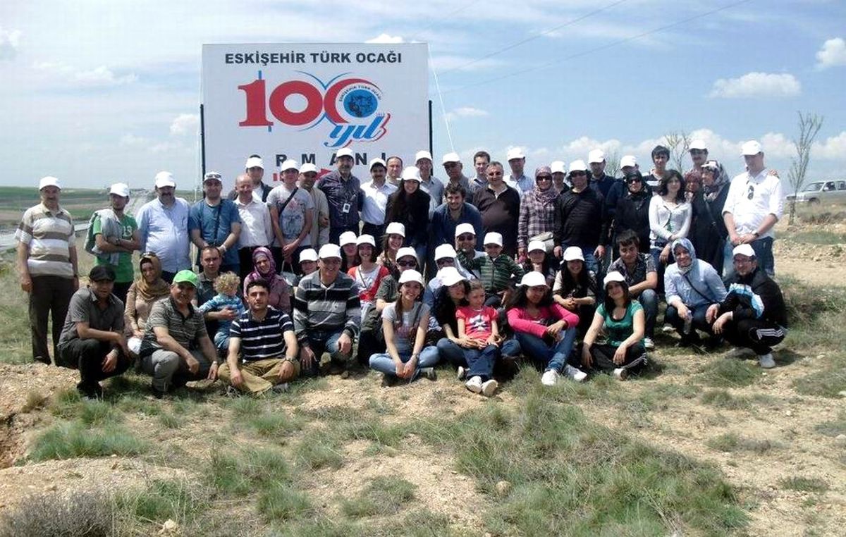 Eskişehir Türk Ocağı 100. Yıl Sebebiyle Yüzlerce Fidan Dikti