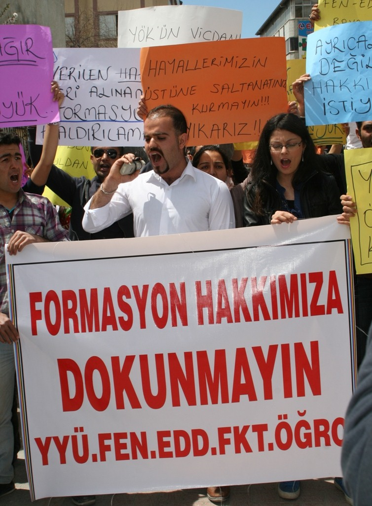 Fen-Edebiyat Öğrencileri Öğretmenlik Haklarını Geri İstedi